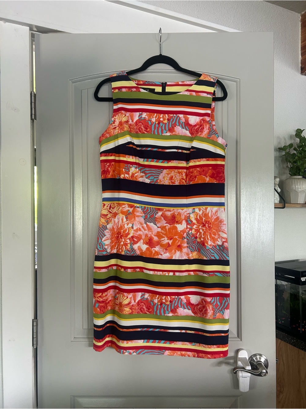 Sleeveless knee length dress
